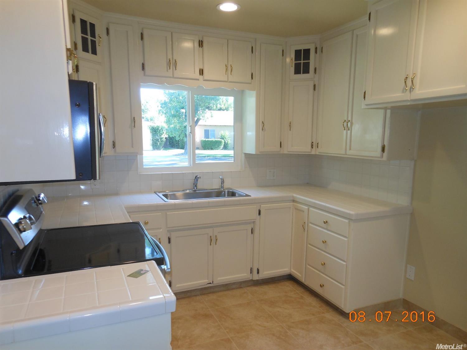1508 Myrtle St, Turlock, CA 95380 photo 4