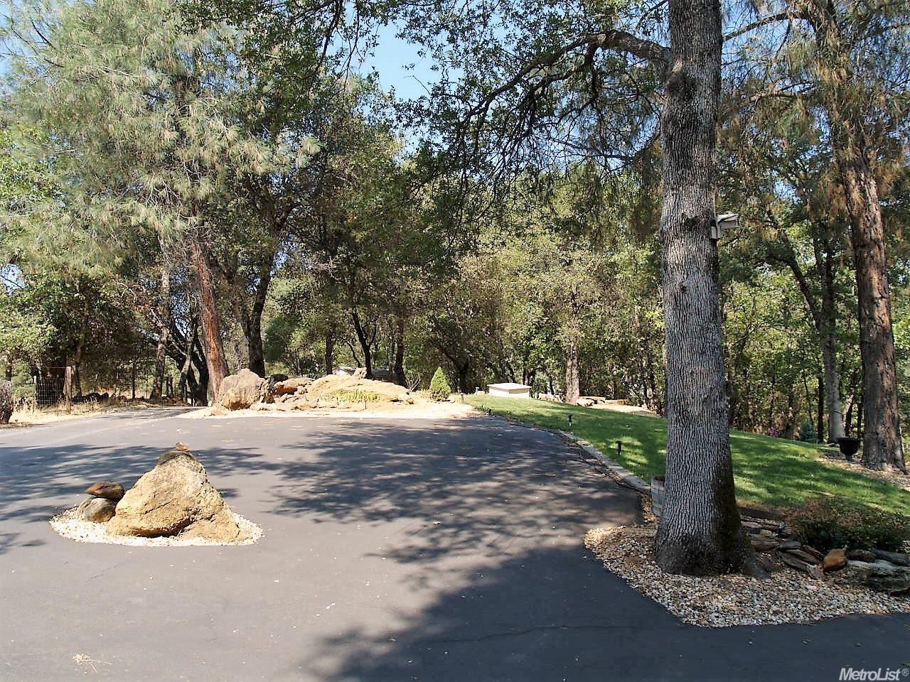 4800 Robledo Dr, Placerville, CA 95667 photo 2