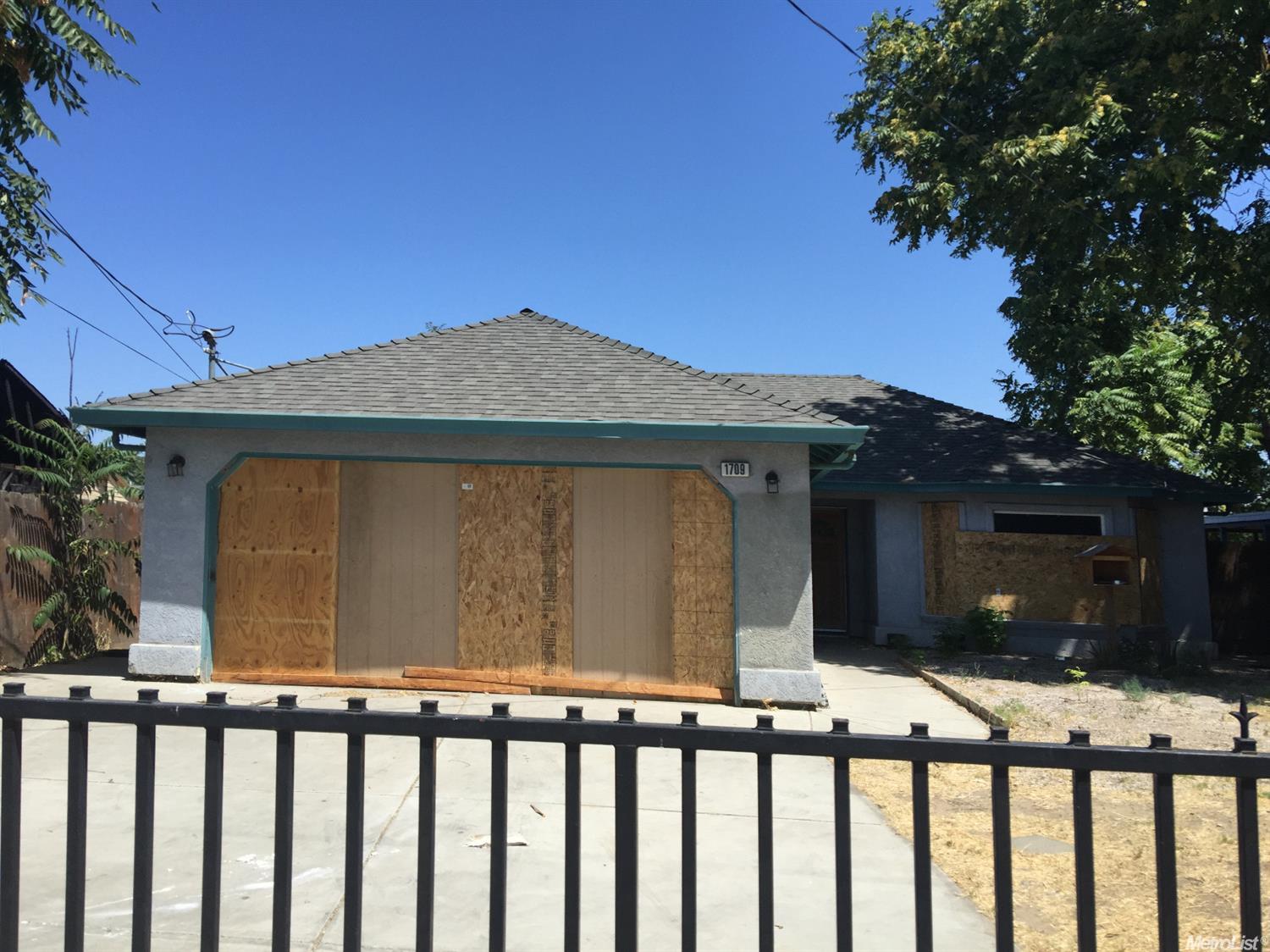 1709 Hillside Dr, Modesto, CA 95354 photo 1