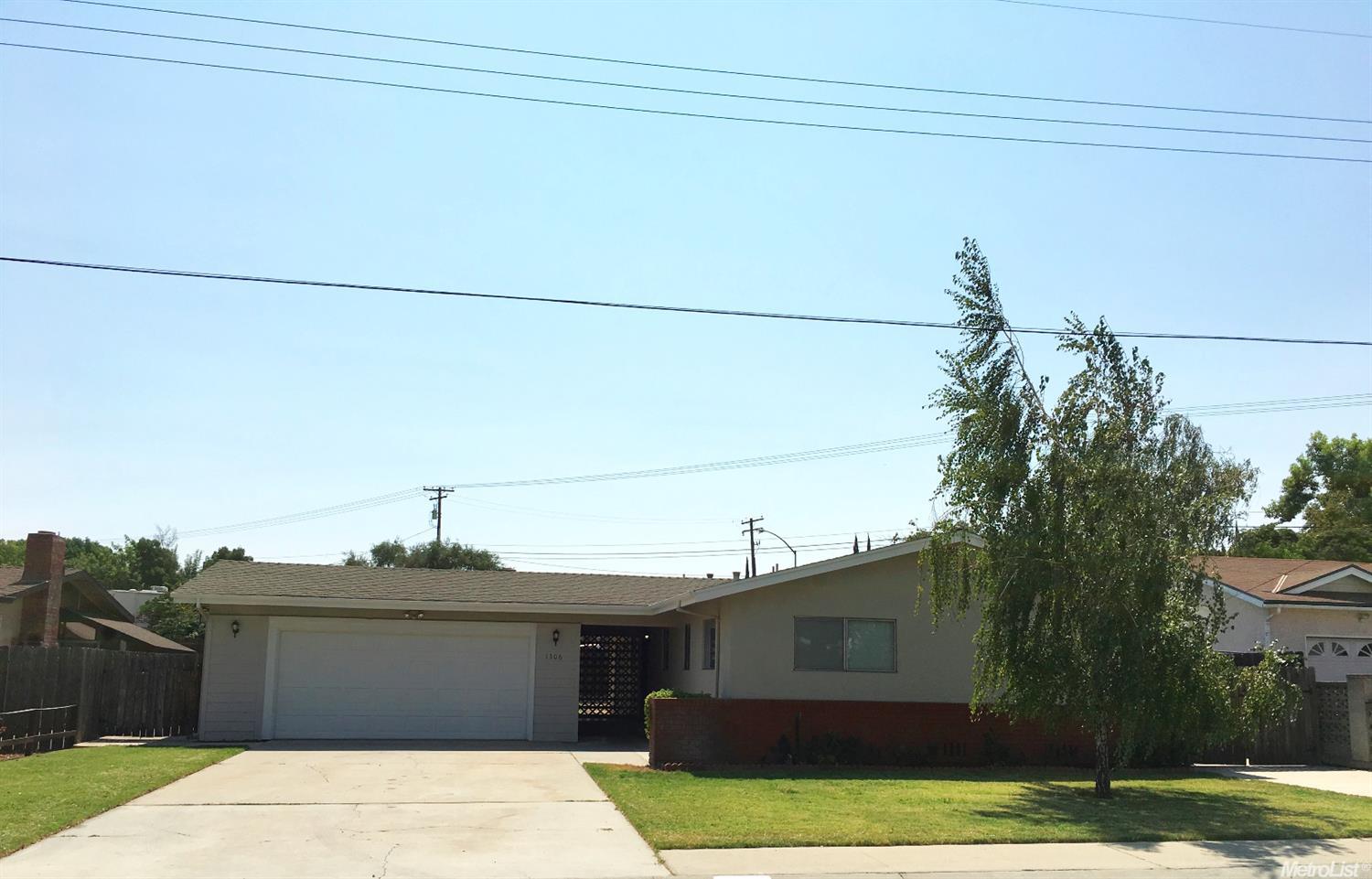 1306 Aurora St, Modesto, CA 95351 photo 1