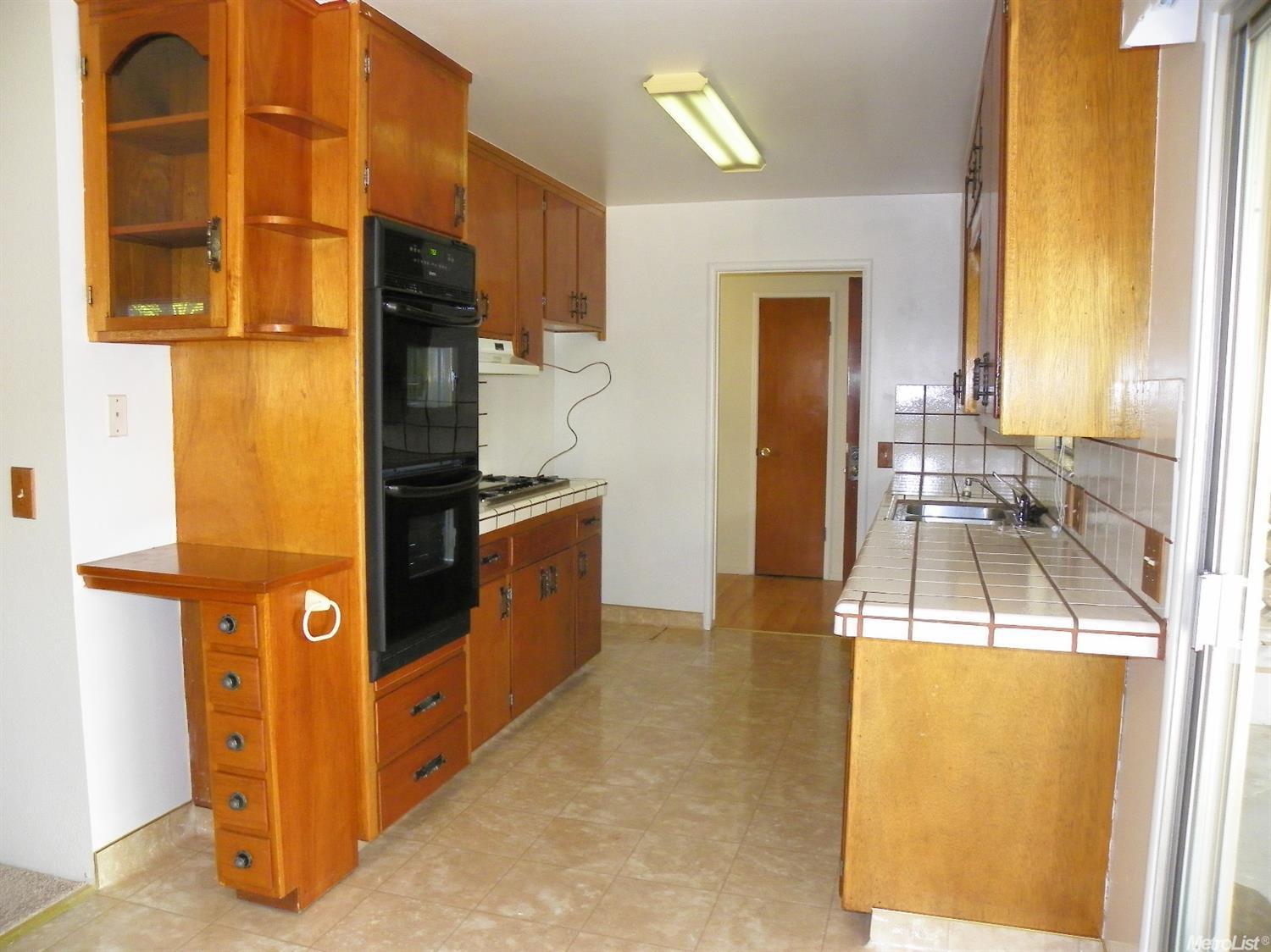 1306 Aurora St, Modesto, CA 95351 photo 8