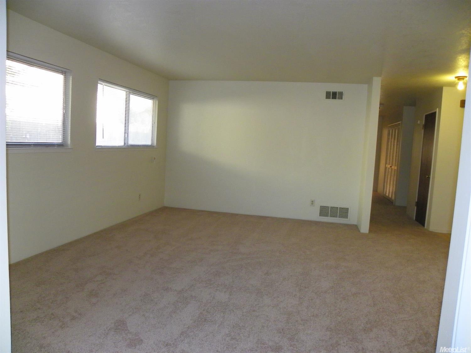 1306 Aurora St, Modesto, CA 95351 photo 7