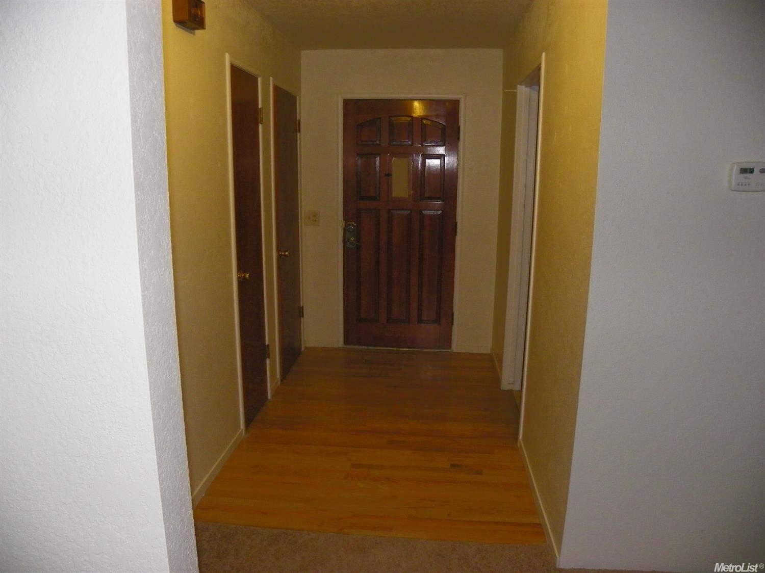 1306 Aurora St, Modesto, CA 95351 photo 3