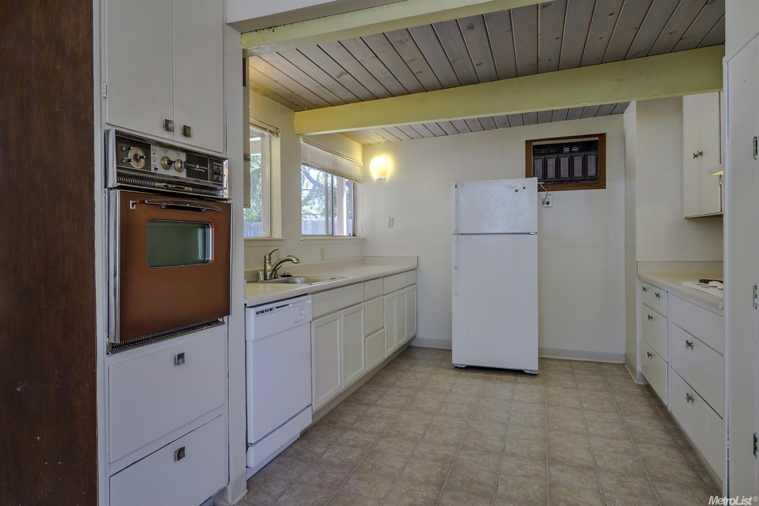 824 Sycamore Ln, Davis, CA 95616 photo 3