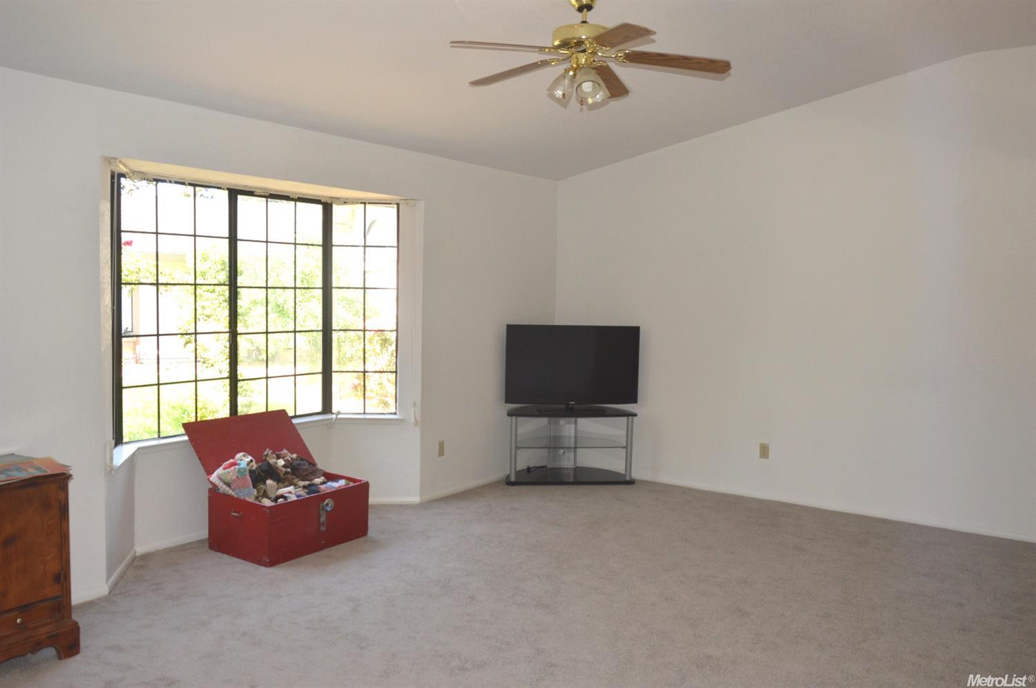8115 Warmuth Ct, Antelope, CA 95843 photo 2