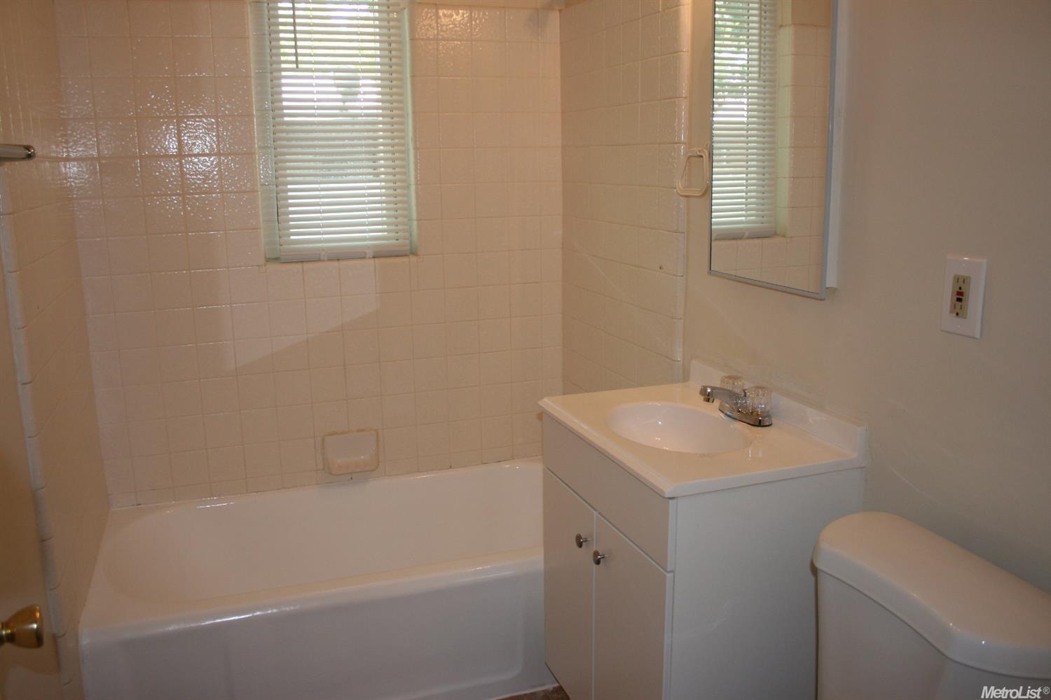 1018 Gemini Ct, Modesto, CA 95355 photo 5