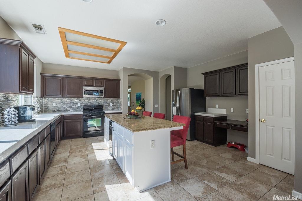 517 Dimensions St, Modesto, CA 95356 photo 11