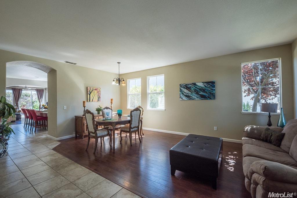 517 Dimensions St, Modesto, CA 95356 photo 7