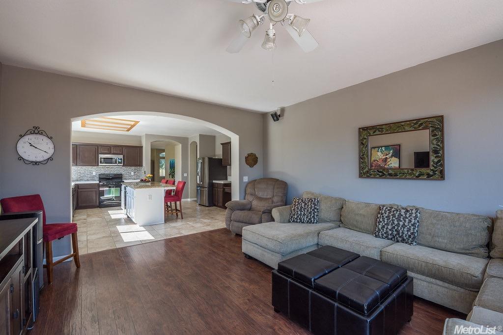 517 Dimensions St, Modesto, CA 95356 photo 16