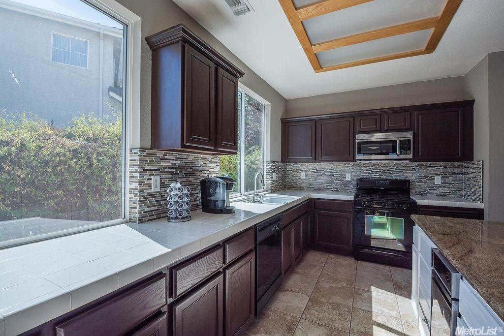 517 Dimensions St, Modesto, CA 95356 photo 12