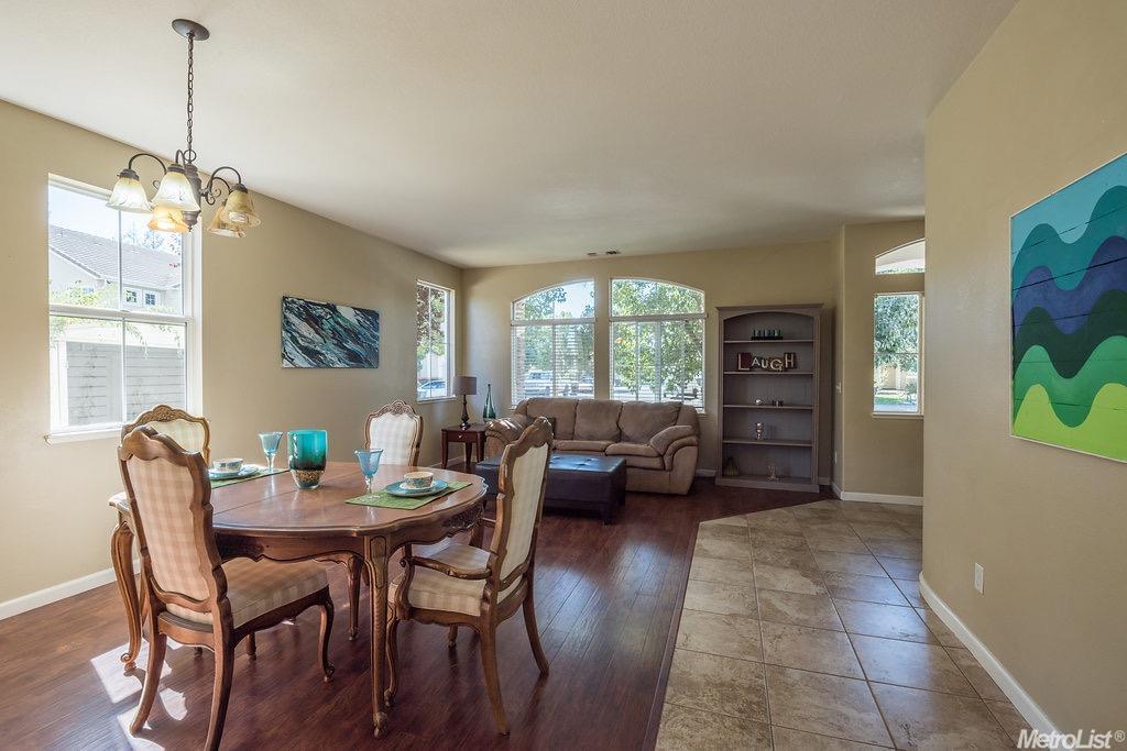 517 Dimensions St, Modesto, CA 95356 photo 5
