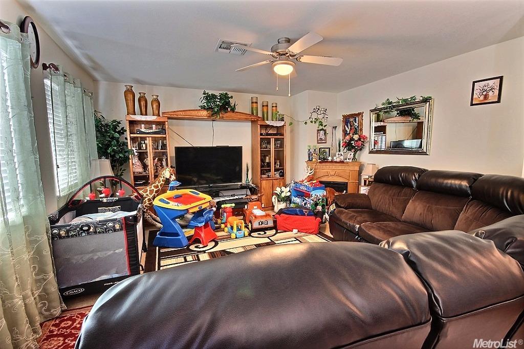 1434 Berrendas St, Patterson, CA 95363 photo 4