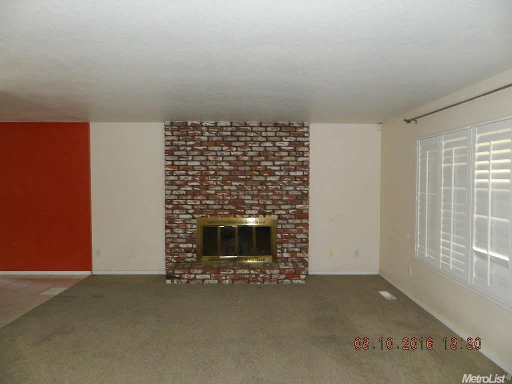 938 Van Ct, Ripon, CA 95366 photo 3