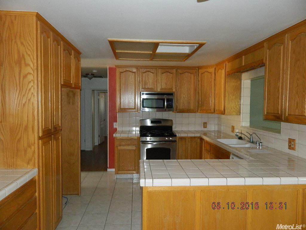 938 Van Ct, Ripon, CA 95366 photo 5
