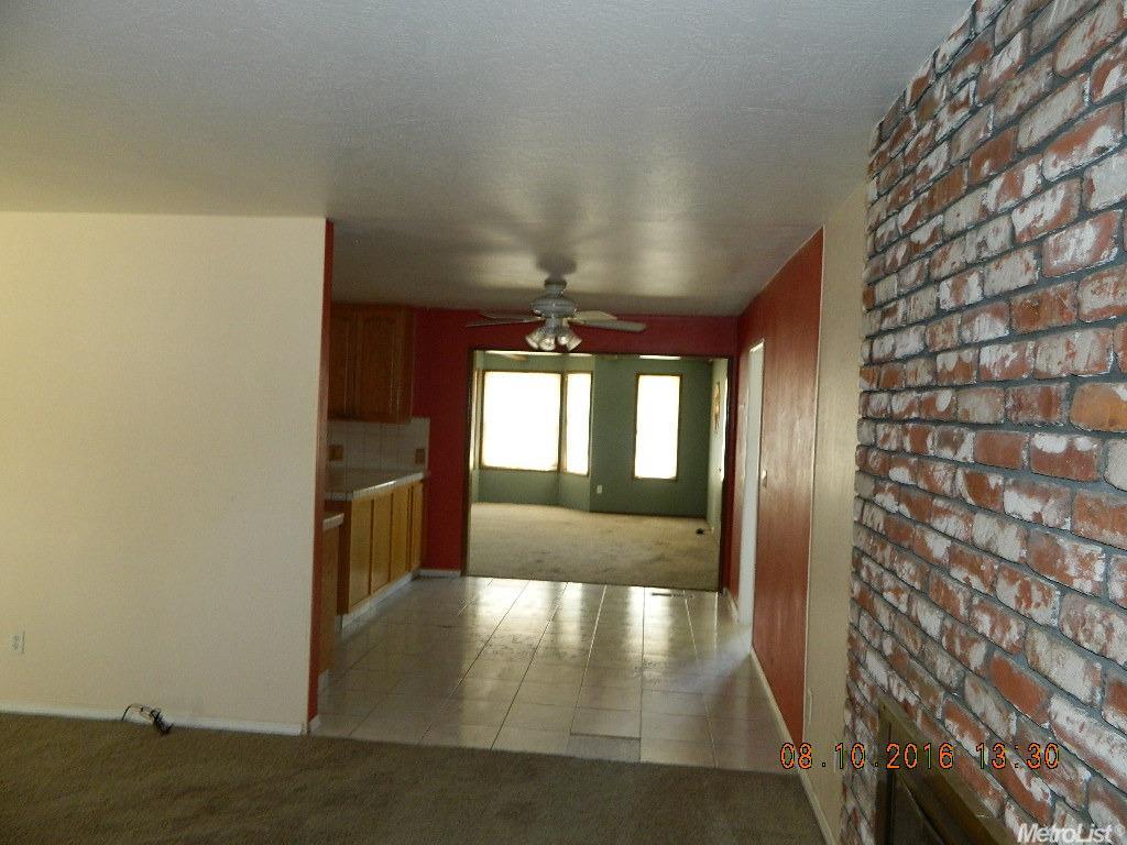938 Van Ct, Ripon, CA 95366 photo 4