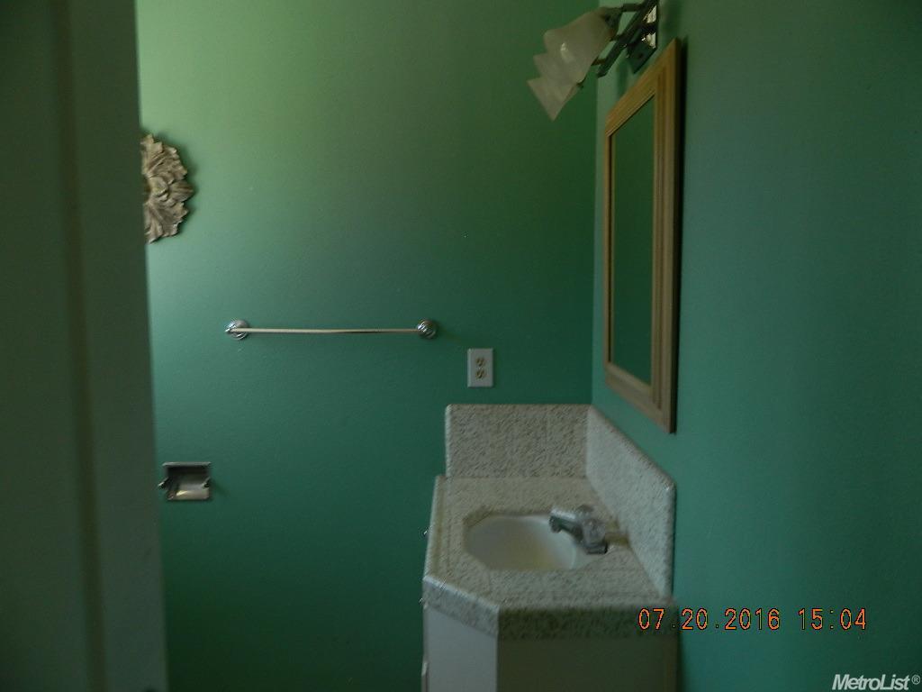 938 Van Ct, Ripon, CA 95366 photo 8