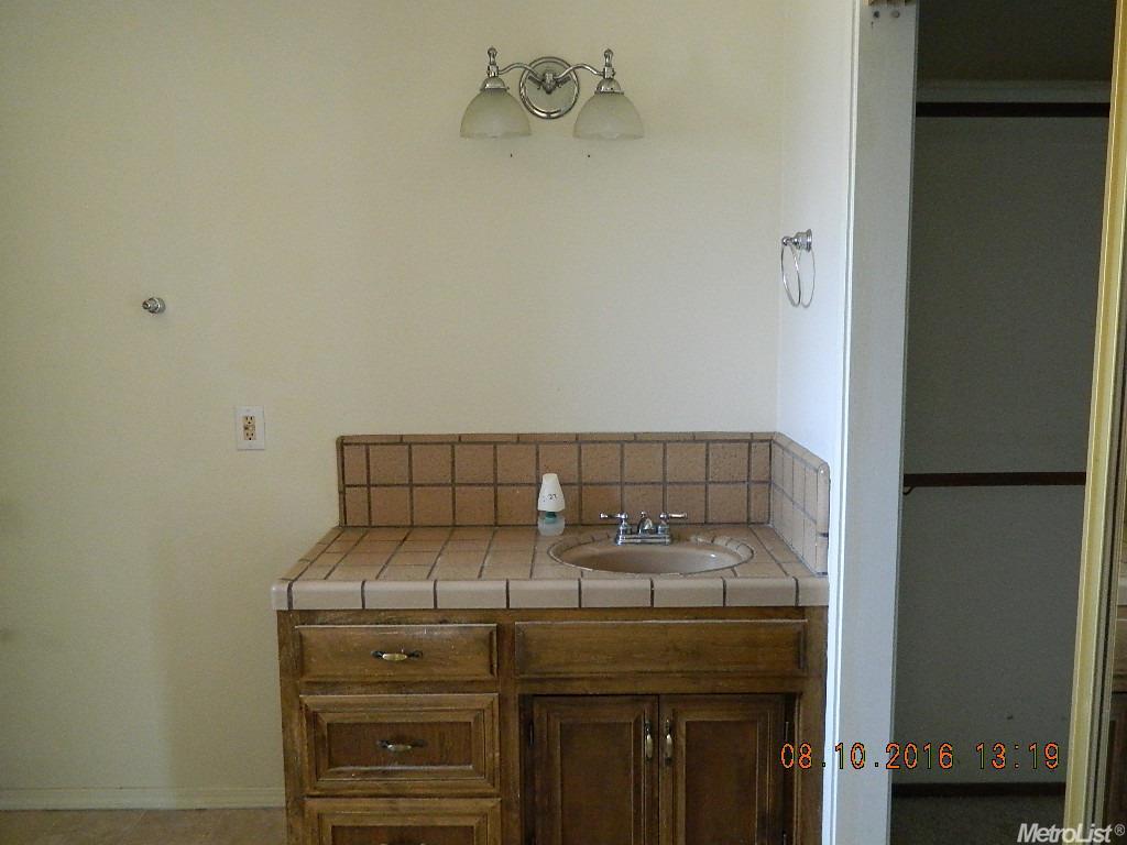 938 Van Ct, Ripon, CA 95366 photo 12