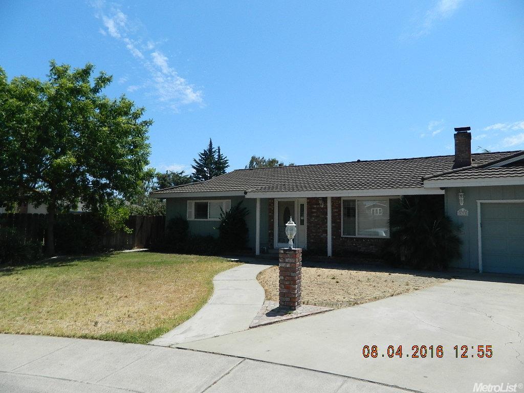 938 Van Ct, Ripon, CA 95366 photo 1