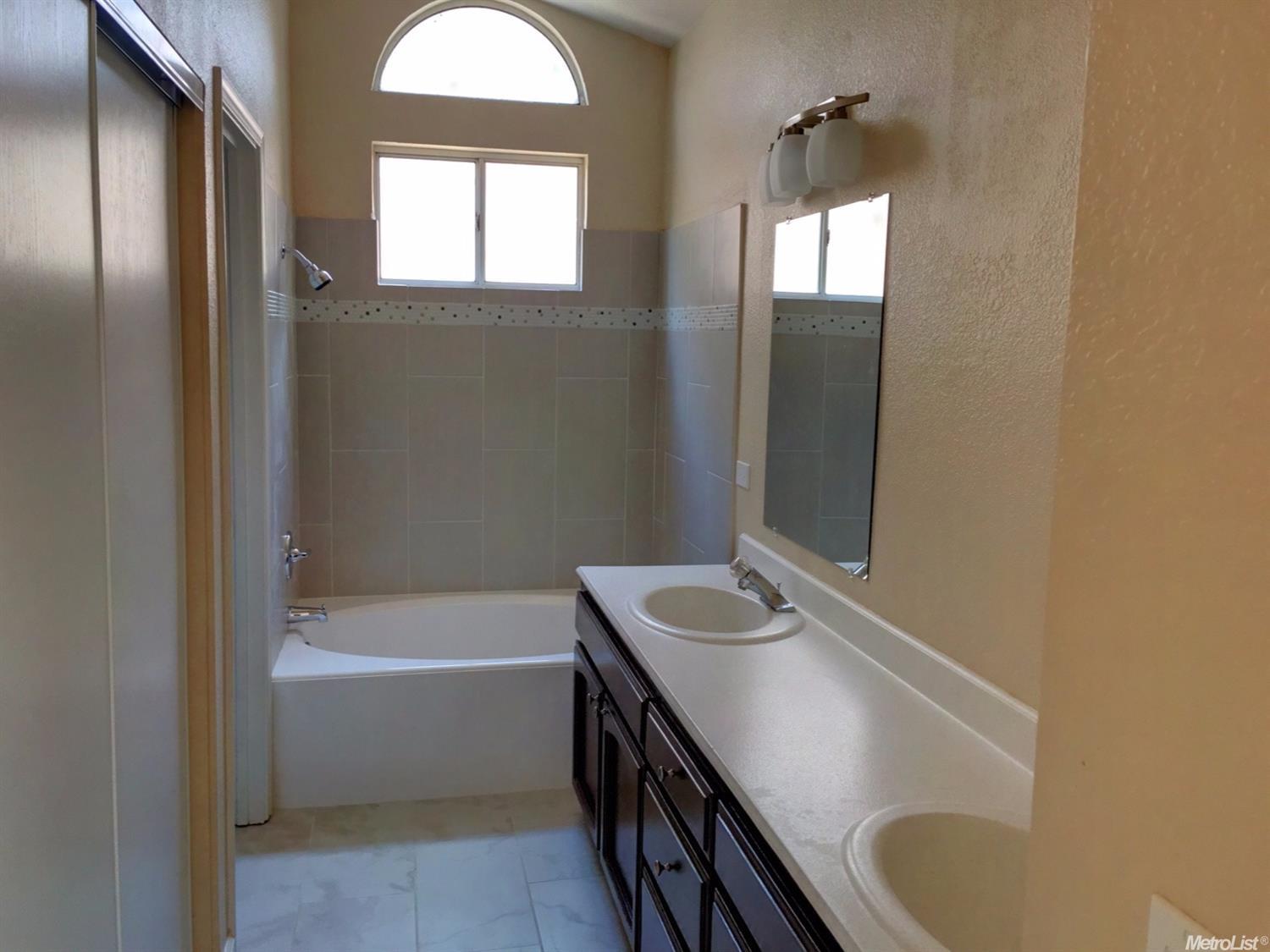 580 Krider Ct, Tracy, CA 95376 photo 4