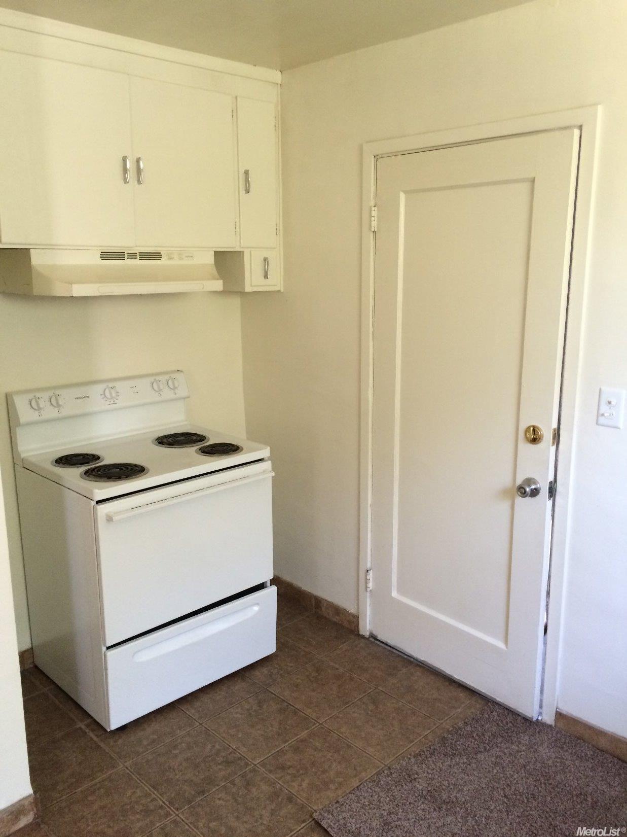 1320 F St, Livingston, CA 95334 photo 14