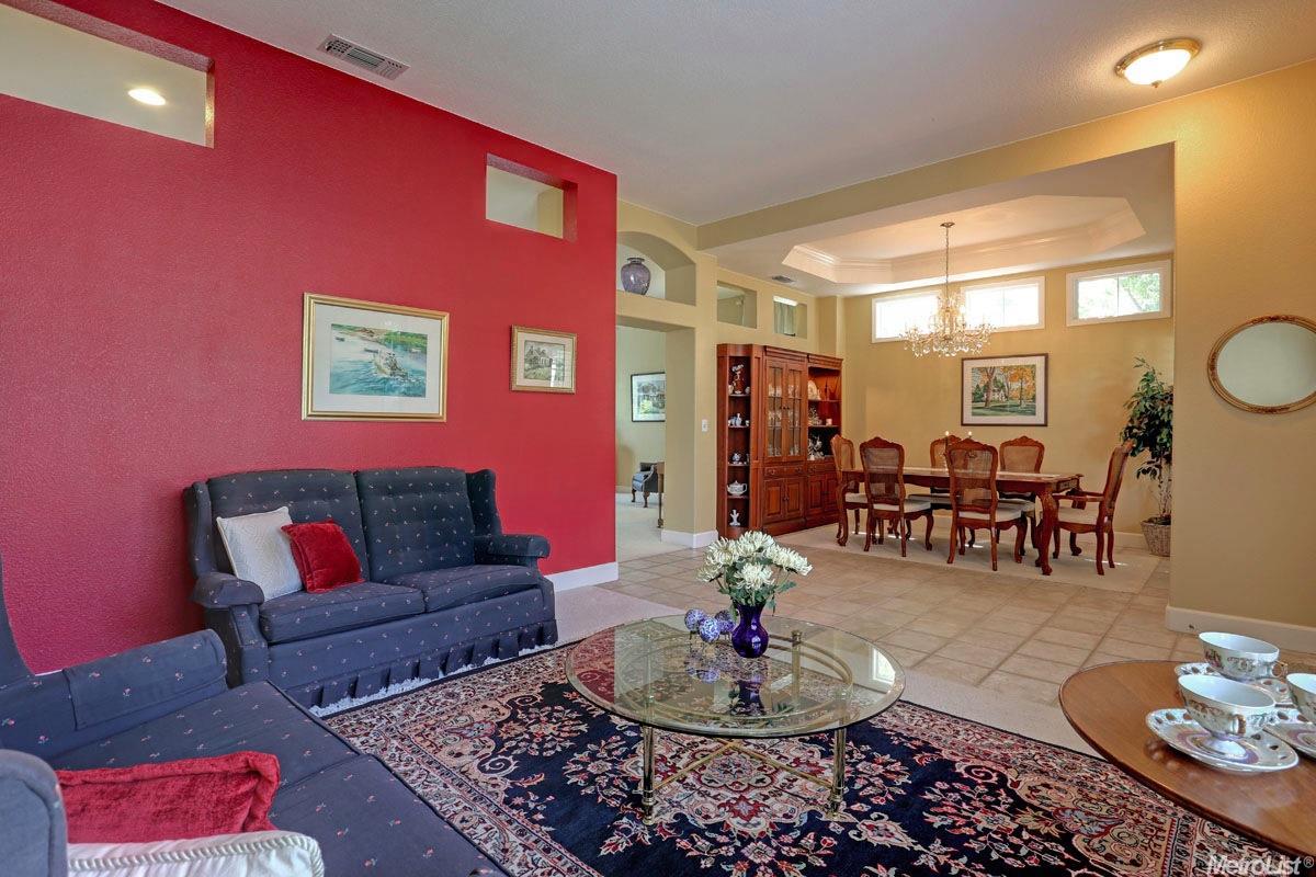 102 Blodgett Dr, Folsom, CA 95630 photo 4
