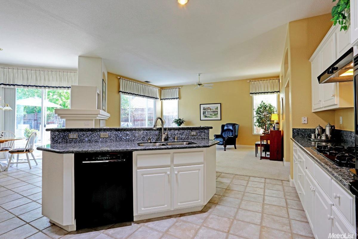 102 Blodgett Dr, Folsom, CA 95630 photo 13