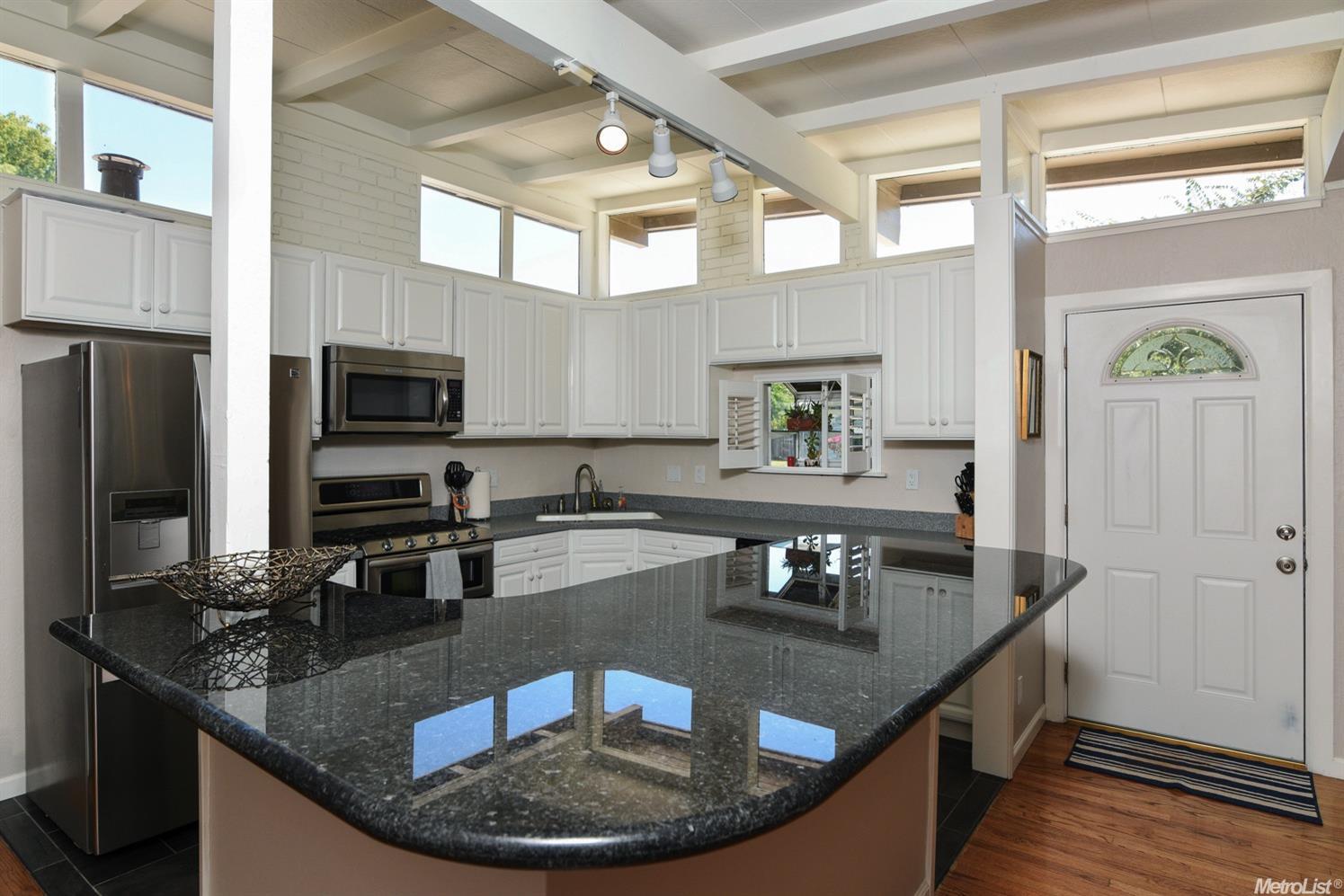 4840 Hazelwood Ave, Carmichael, CA 95608 photo 9