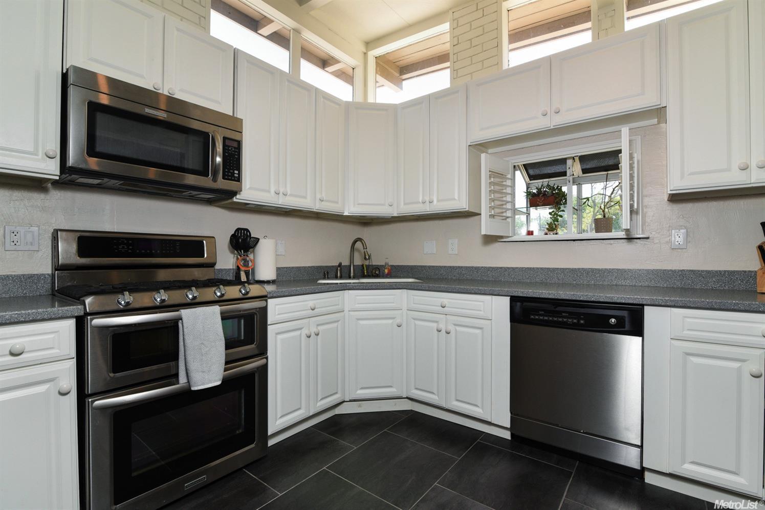 4840 Hazelwood Ave, Carmichael, CA 95608 photo 10