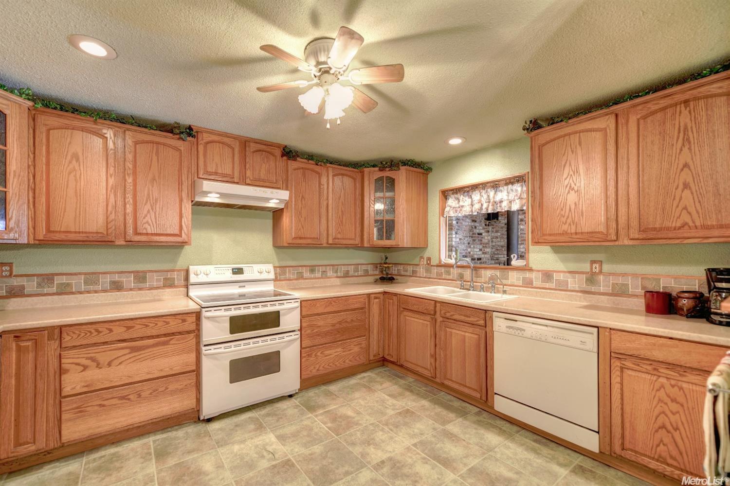 3334 Garfield Ave, Carmichael, CA 95608 photo 9