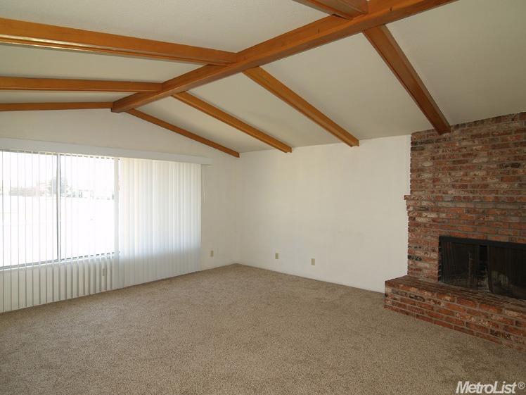 8265 Cypress St, Hilmar, CA 95324 photo 4