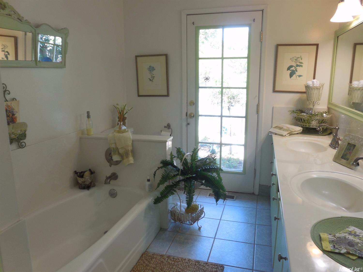 1025 Springfield Way, Modesto, CA 95355 photo 7