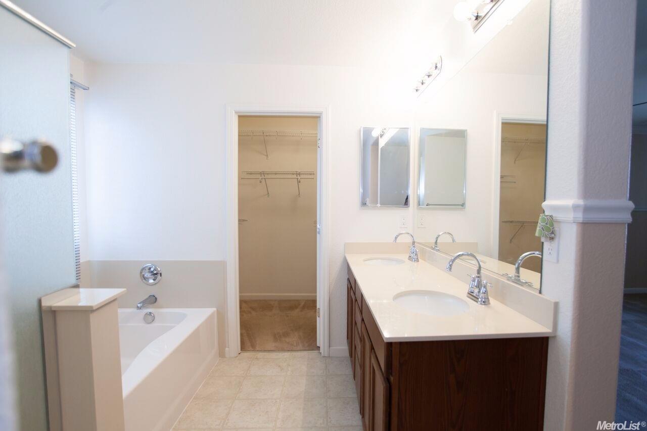 15964 Old Glory Way, Lathrop, CA 95330 photo 4