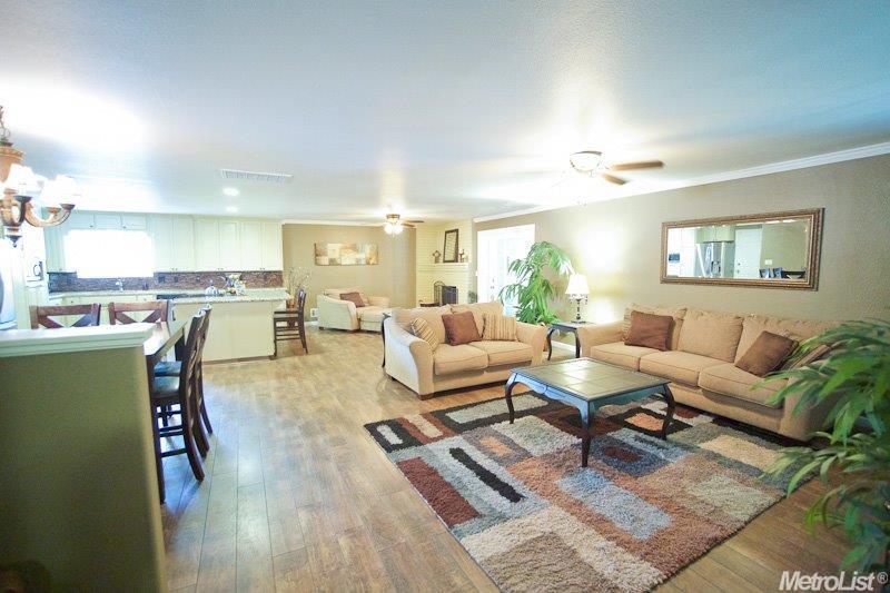 1305 Nina Ct, Modesto, CA 95355 photo 4