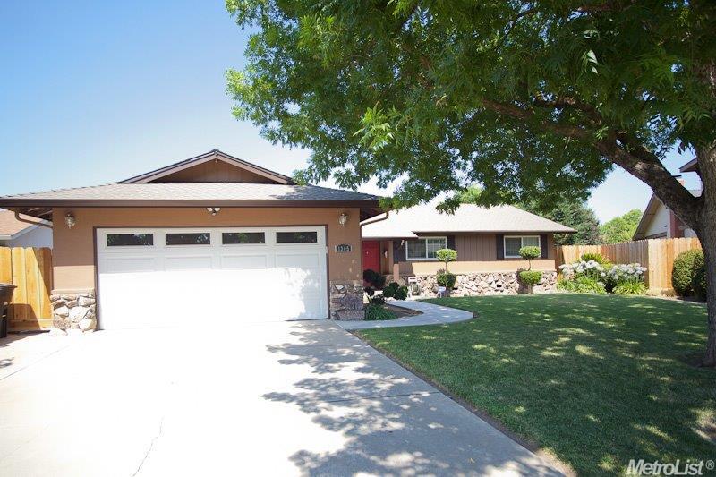1305 Nina Ct, Modesto, CA 95355 photo 2
