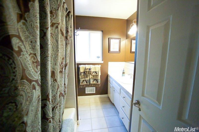 1305 Nina Ct, Modesto, CA 95355 photo 18