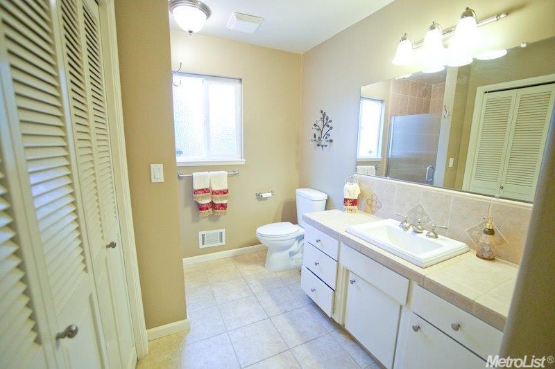 1305 Nina Ct, Modesto, CA 95355 photo 12