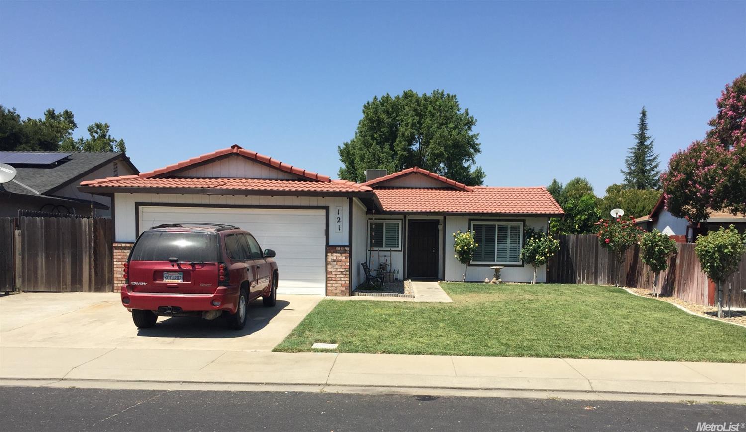 121 Mulberry Cir, Lodi, CA 95240 photo 1