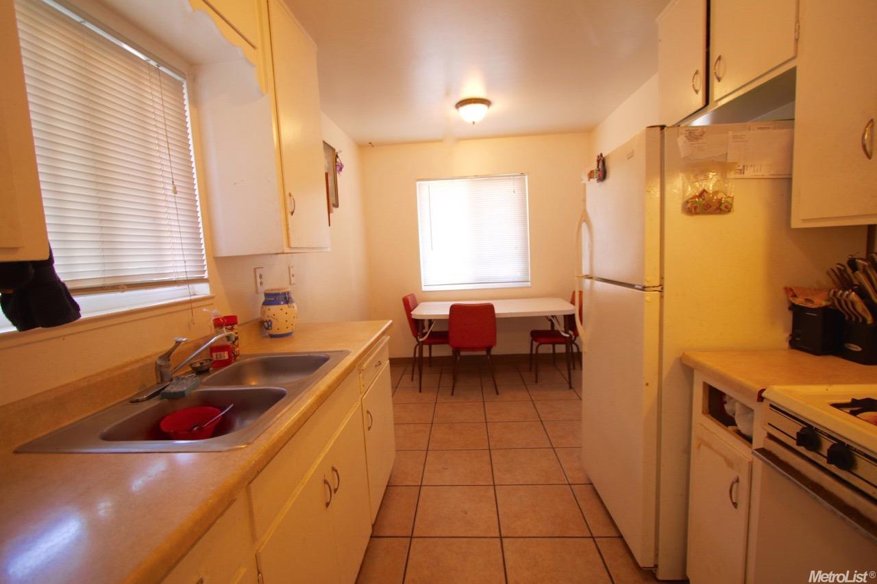 2716 Carver Rd, Modesto, CA 95351 photo 4