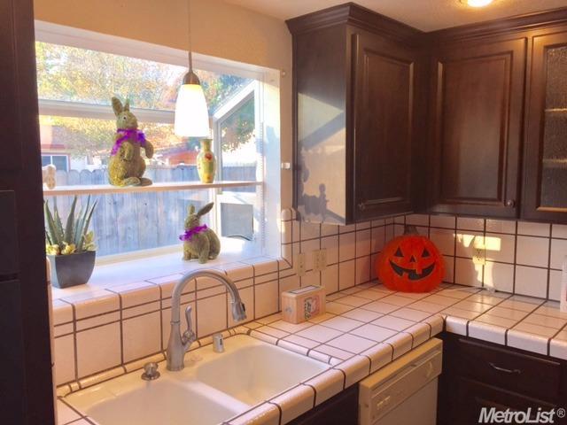 1257 Windsor Pl, Manteca, CA 95336 photo 9
