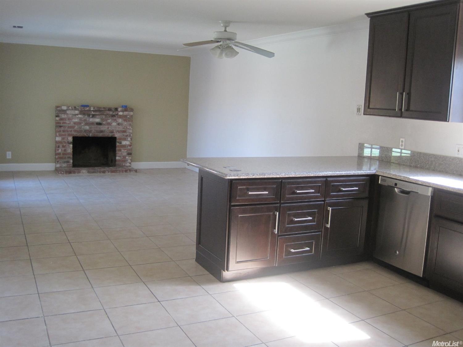 1577 Barbara Way, Manteca, CA 95336 photo 5