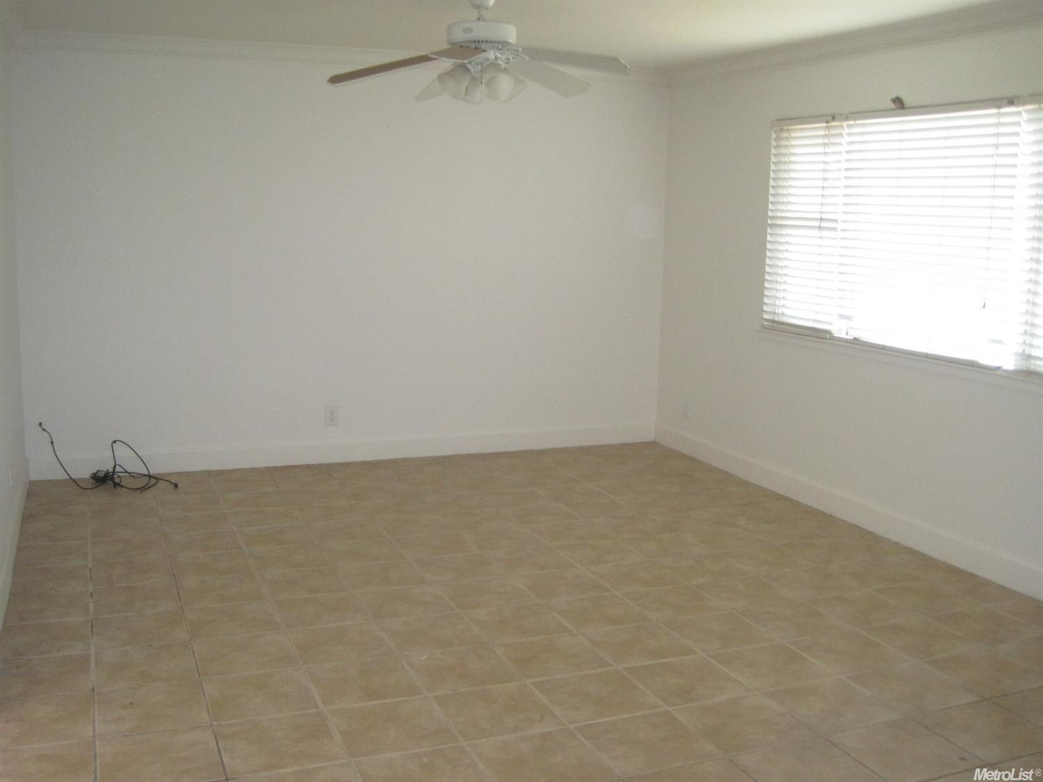 1577 Barbara Way, Manteca, CA 95336 photo 3