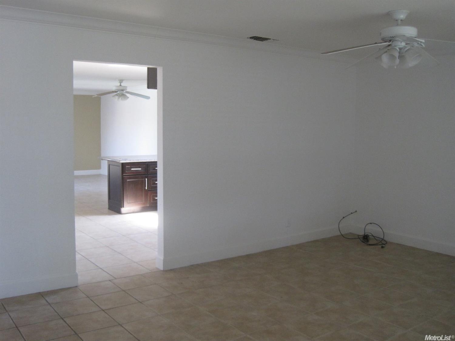 1577 Barbara Way, Manteca, CA 95336 photo 4