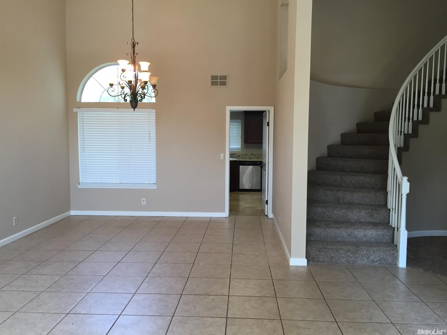 861 Lassen Ct, Tracy, CA 95376 photo 4