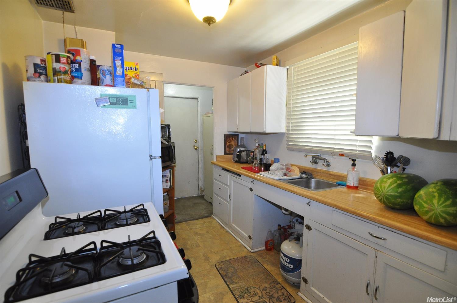 942 E Main St, Turlock, CA 95380 photo 7