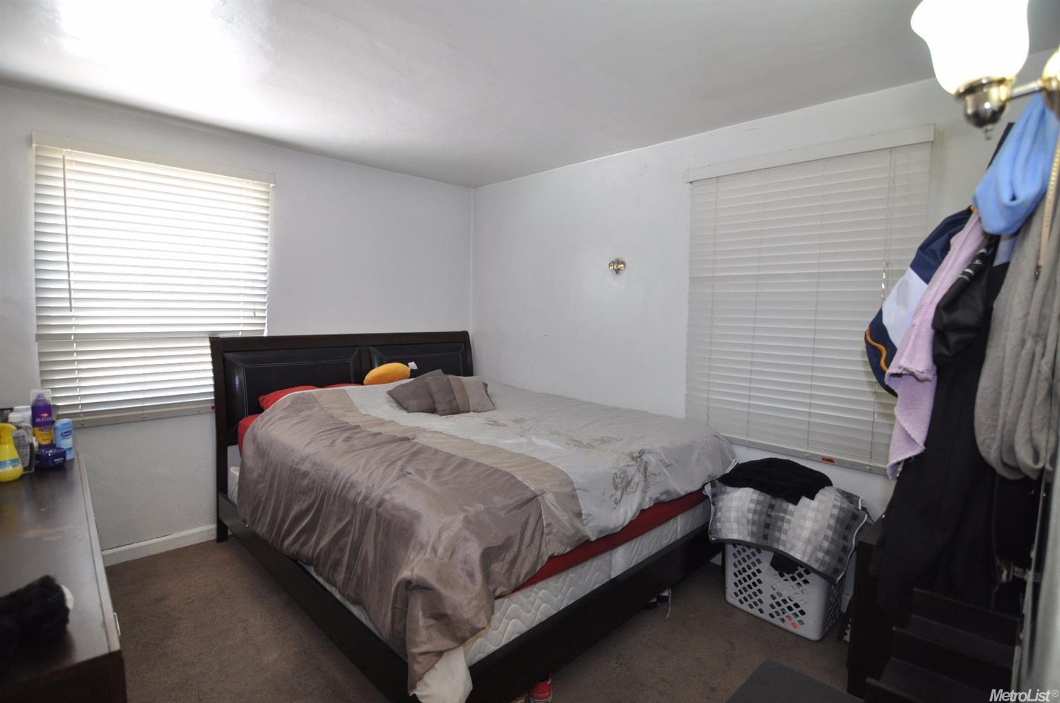 942 E Main St, Turlock, CA 95380 photo 8