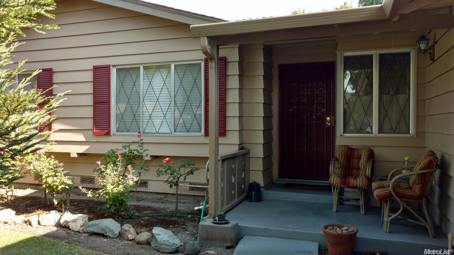 338 E Yorkshire Dr, Stockton, CA 95207 photo 1