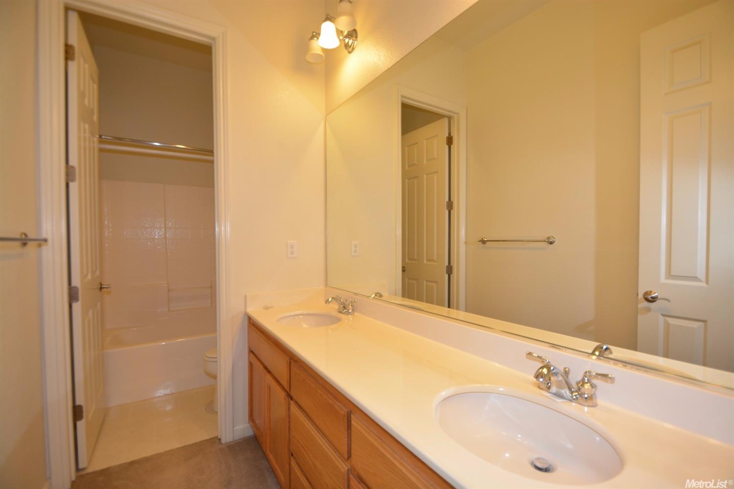 3021 Knightsbridge Ct, Modesto, CA 95355 photo 16