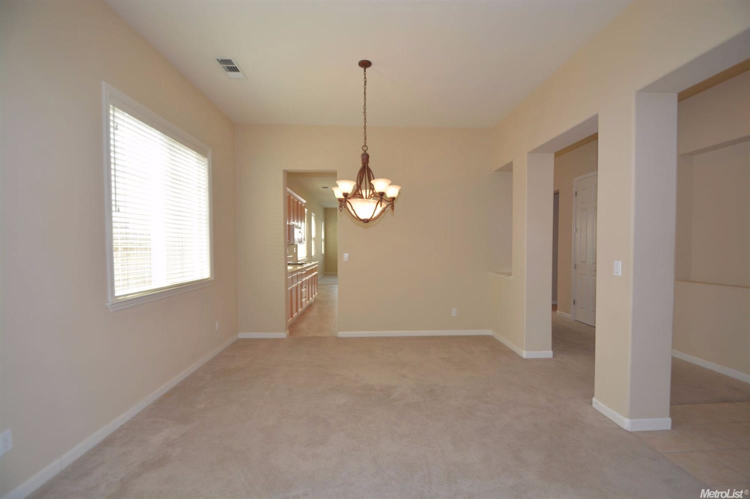 3021 Knightsbridge Ct, Modesto, CA 95355 photo 4