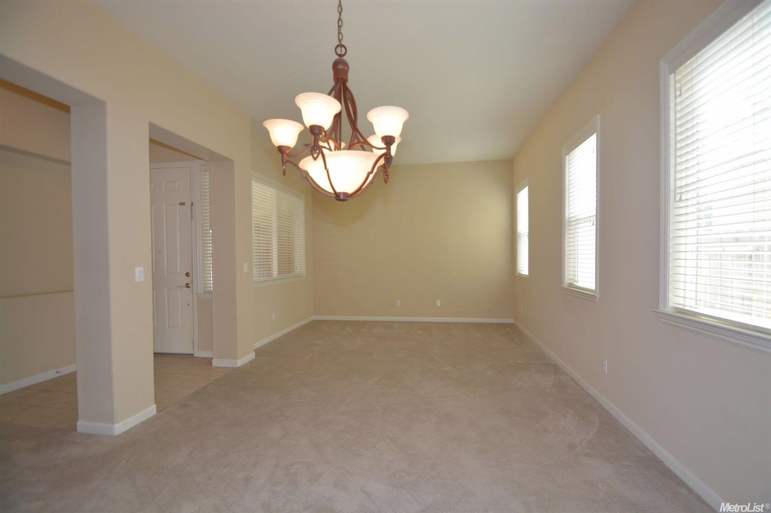3021 Knightsbridge Ct, Modesto, CA 95355 photo 5