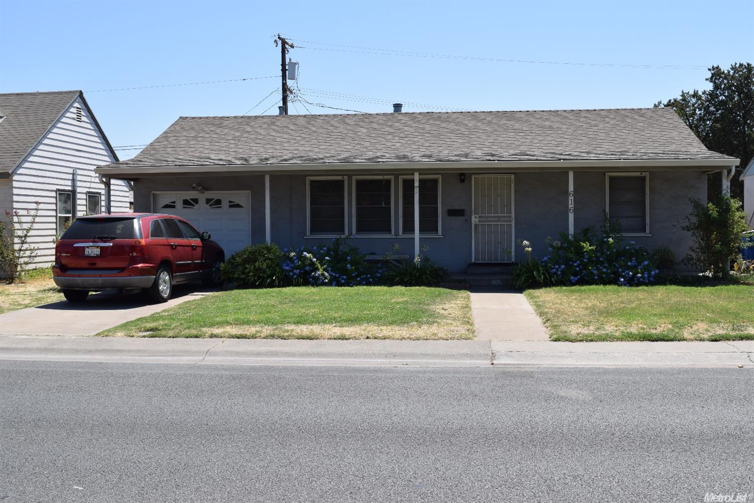 616 E North St, Manteca, CA 95336 photo 1